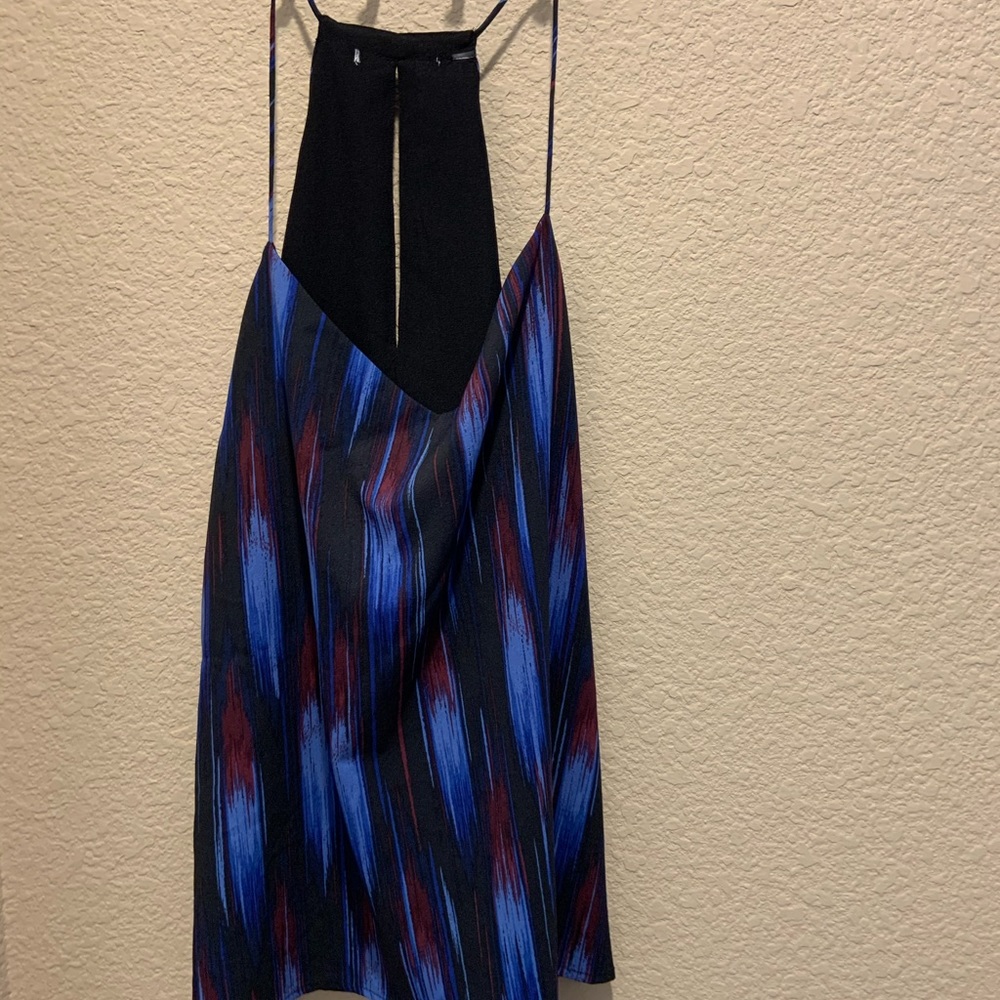 Patterned tank